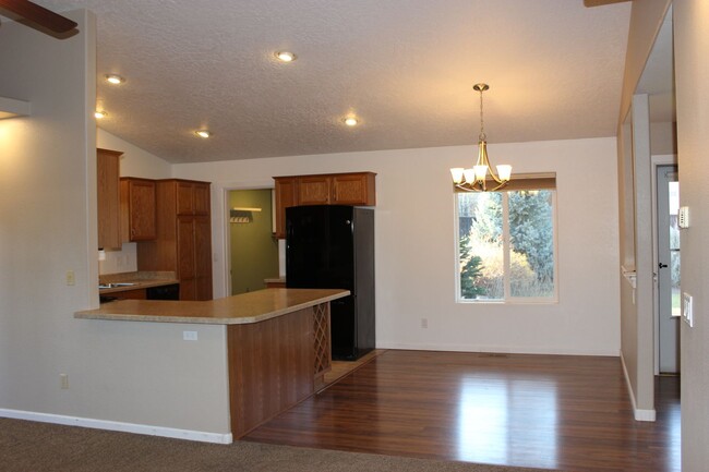 Building Photo - Three Bedroom less than one mile from the ...