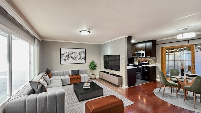 Building Photo - Cabana style condo in Adams Point