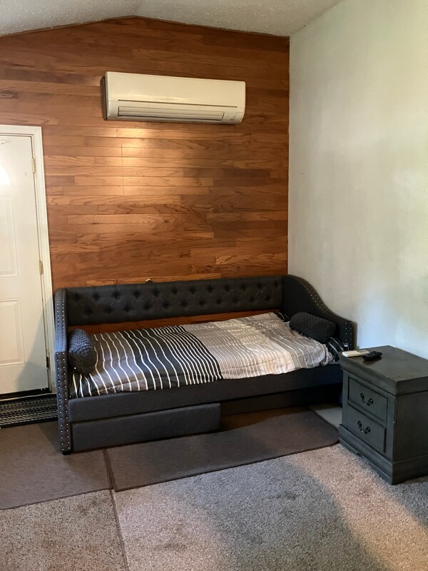 Building Photo - 720 Alexander St