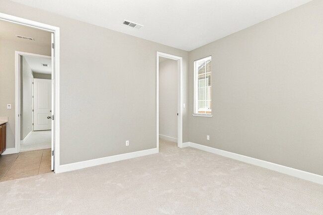 Building Photo - 883 Blossom Rock Ln