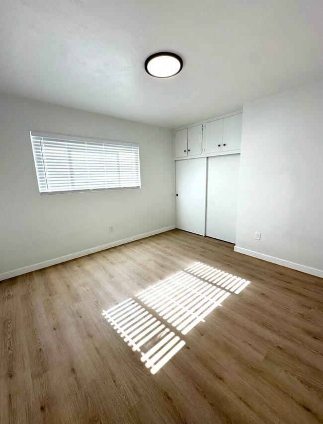 Building Photo - 3881 Ecochee Ave