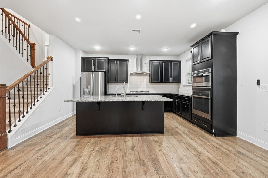 Building Photo - 829 Summit Crest Ct