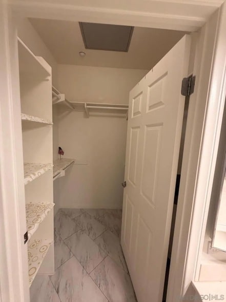 Building Photo - 2715 Lake Pointe Dr