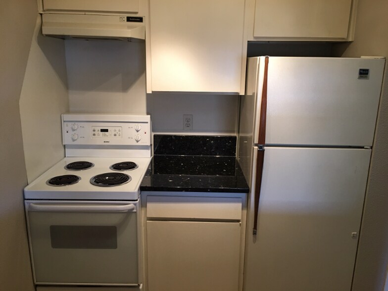 Building Photo - CHEVY Glenchase Ln