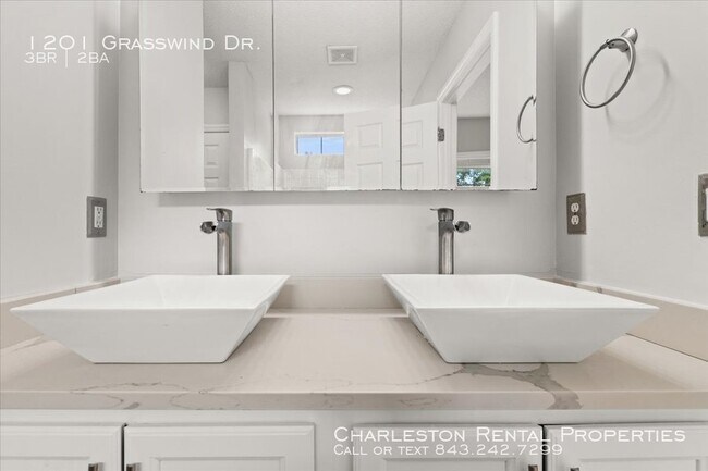 Building Photo - 1201 Grasswind Dr