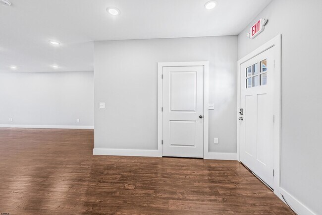 Building Photo - 24 S Washington Ave