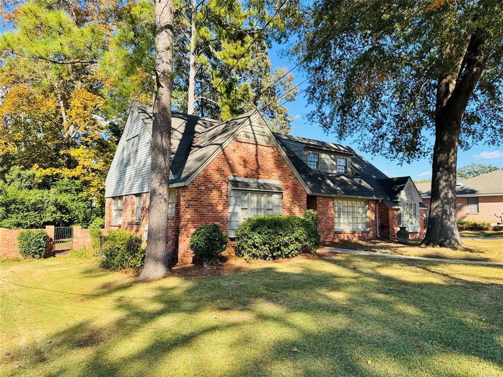 Building Photo - 2913 Sumter Ave