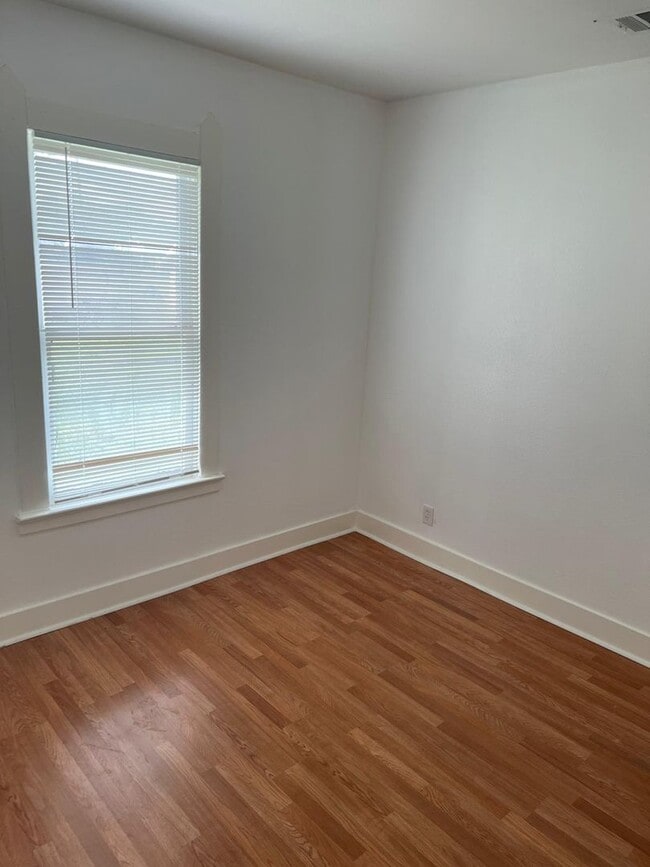 Building Photo - Gorgeous all renovated Home in Beaumont, TX!