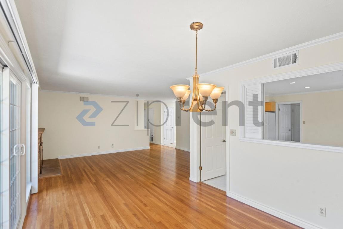 Building Photo - Unit n/a