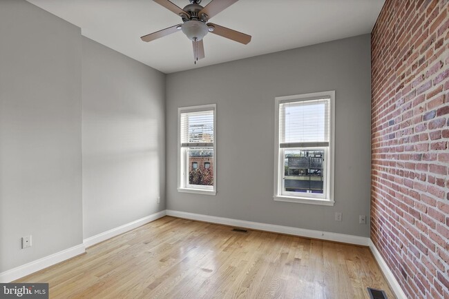 Building Photo - 3215 Fleet St