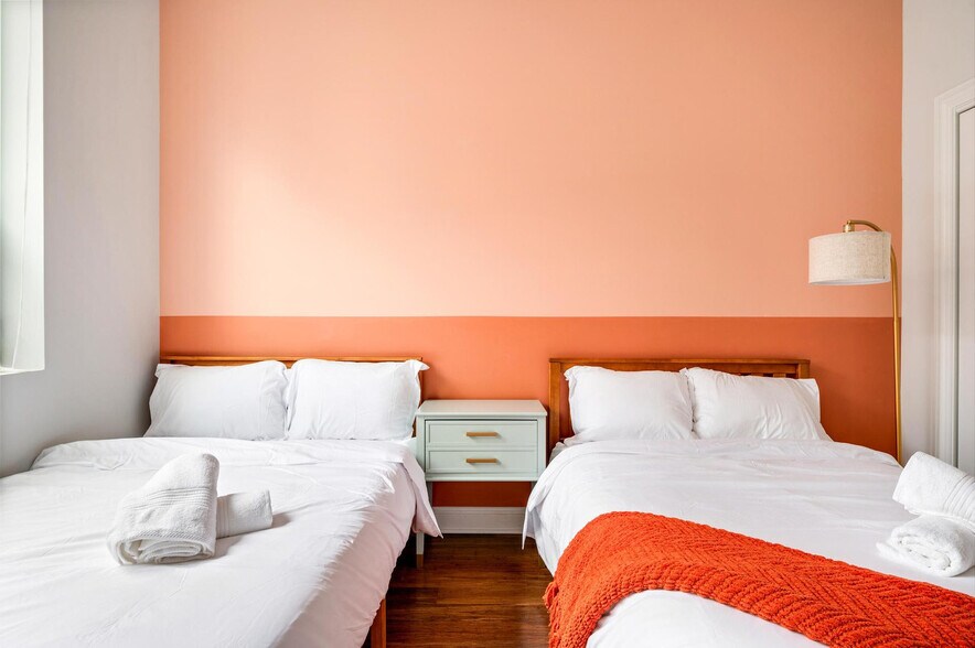 Building Photo - 1243 W Madison St