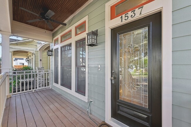 Building Photo - 1537 Alexander St