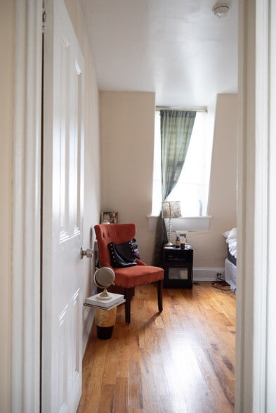 Primary Bedroom - 988 N 5th St