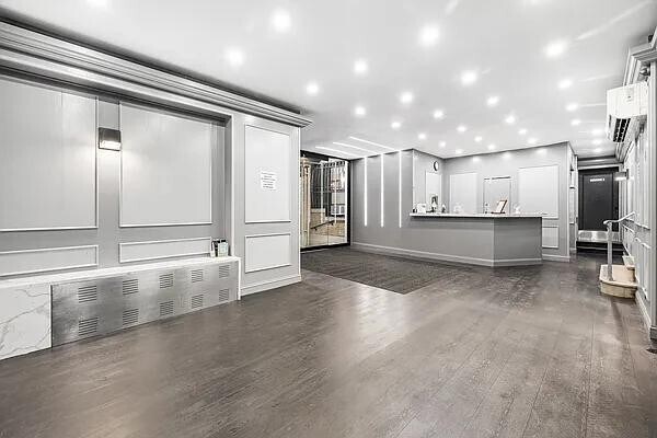 Building Photo - 341 W 45th St
