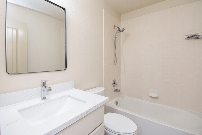 Building Photo - 2106 Harmon Crest Ct