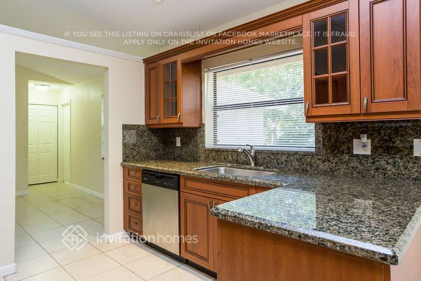 Building Photo - 7425 SW 12th Ct