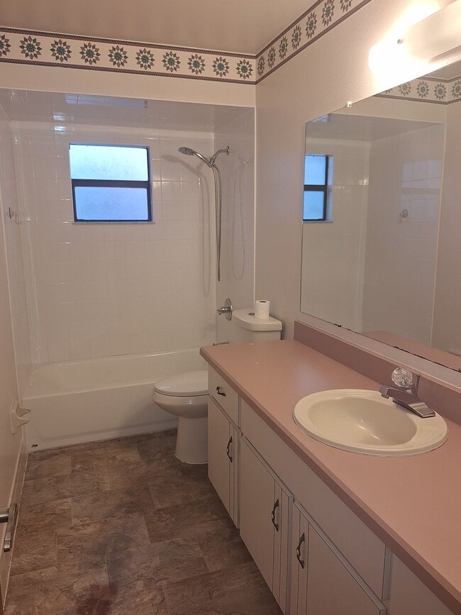 Building Photo - PELICAN COVE WEST 2BR SINGLE FAMILY HOME FOR RENT!