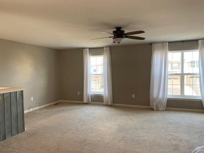 Building Photo - 346 Weatherstone Dr