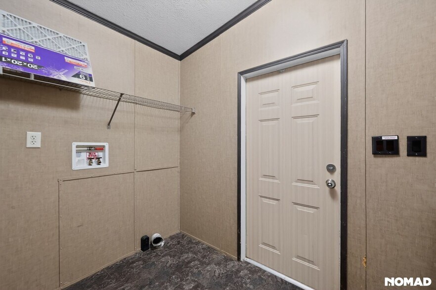 Building Photo - 1658 Reynolds Ln