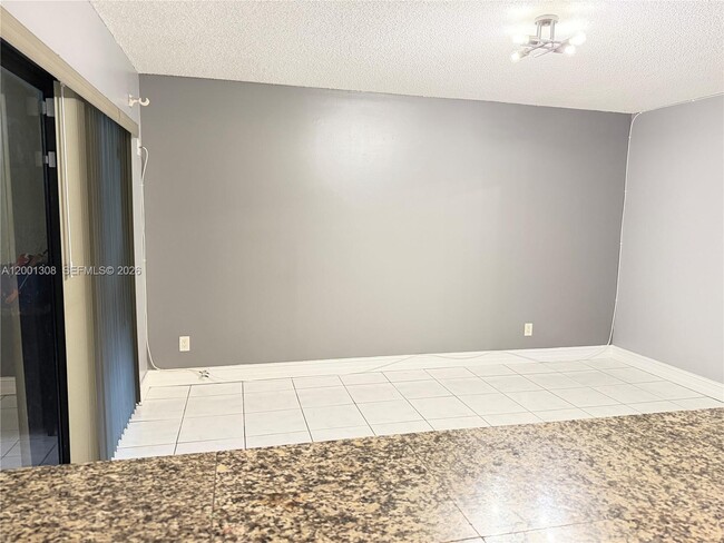 Building Photo - 6817 SW 40th St