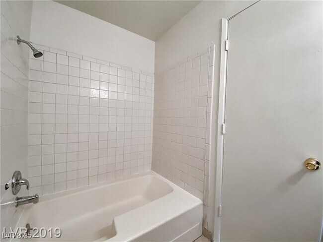 Building Photo - 4768 W Sand Creek Ave