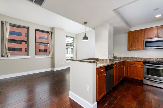 Building Photo - 314 N Broadway