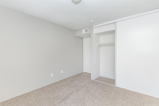 Building Photo - 18001 Cypress Trace Rd