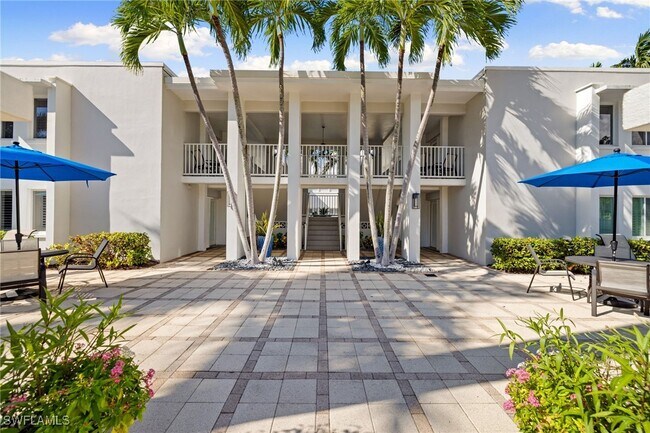 Building Photo - 175 5th Ave S