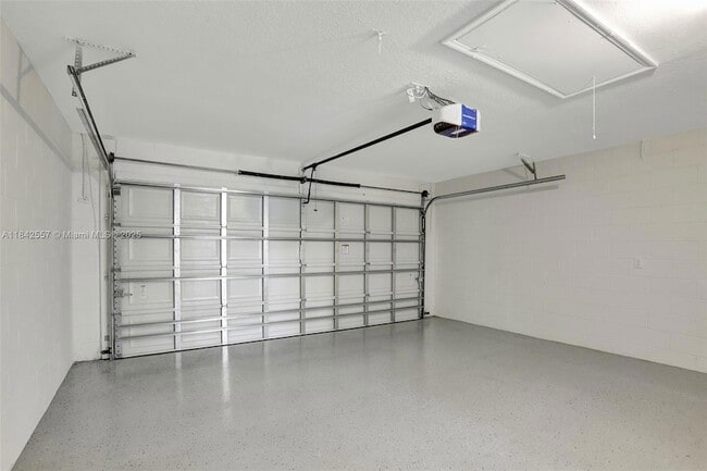 Building Photo - 502 Oxford Dr