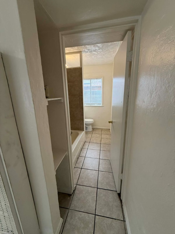 Building Photo - 460 E Delano St