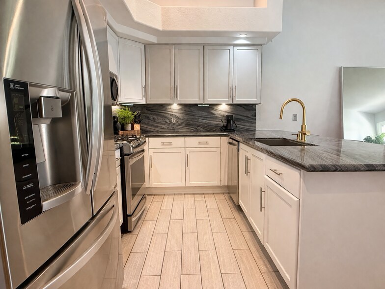 Building Photo - 7629 Valley Green Dr