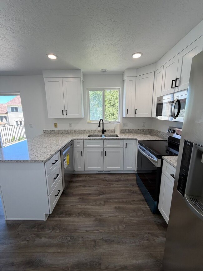 Building Photo - Gorgeous South Jordan Home!!!