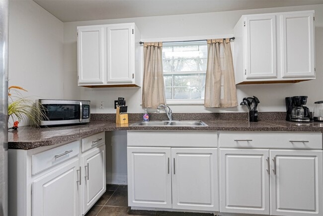 Building Photo - 3910 Luca St