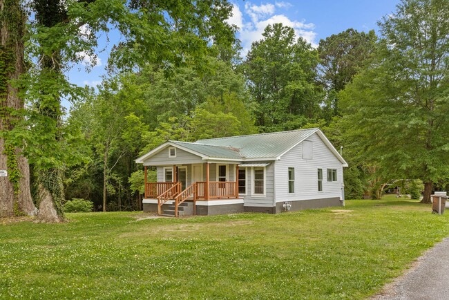 Building Photo - Charming 2 Bedroom, 2 Bathroom house