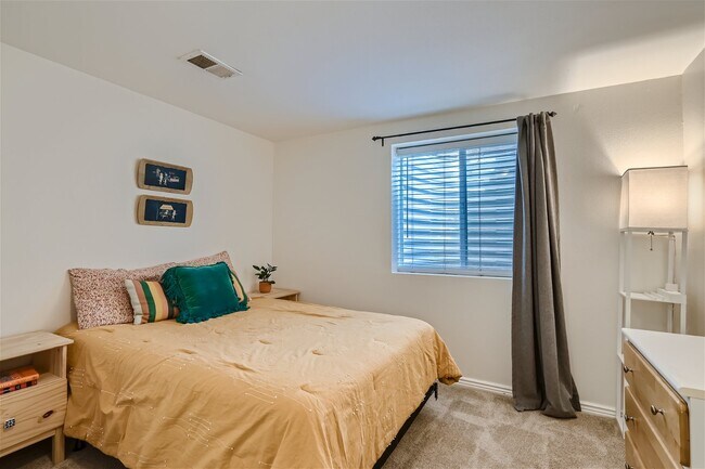 Building Photo - 1540 Lowell Blvd