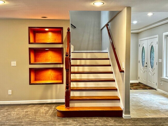 Building Photo - Rare Kent Gem, 3 BR | 3 BA | 2 DEN | 0.41 ...