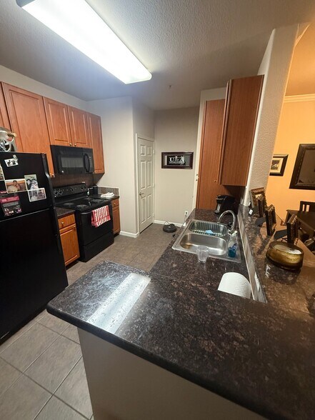 Building Photo - 600 13th St E