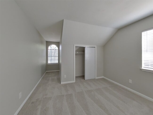 Building Photo - 1411 Chart Dr