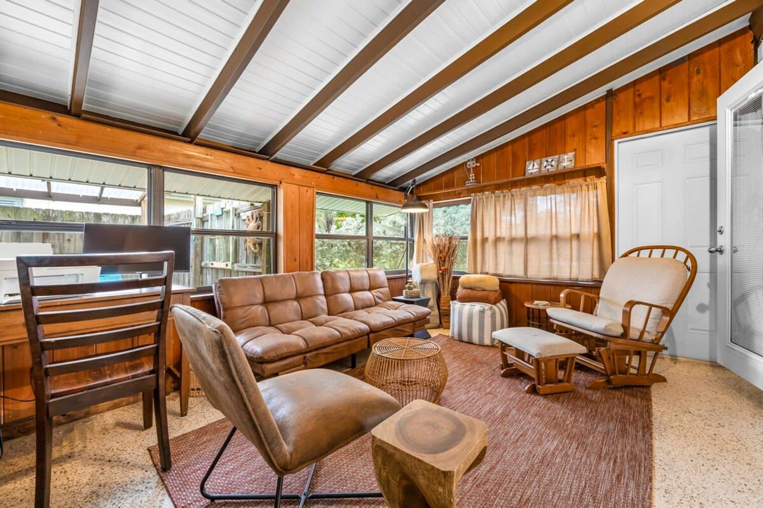 Building Photo - 936 Santa Cruz Rd