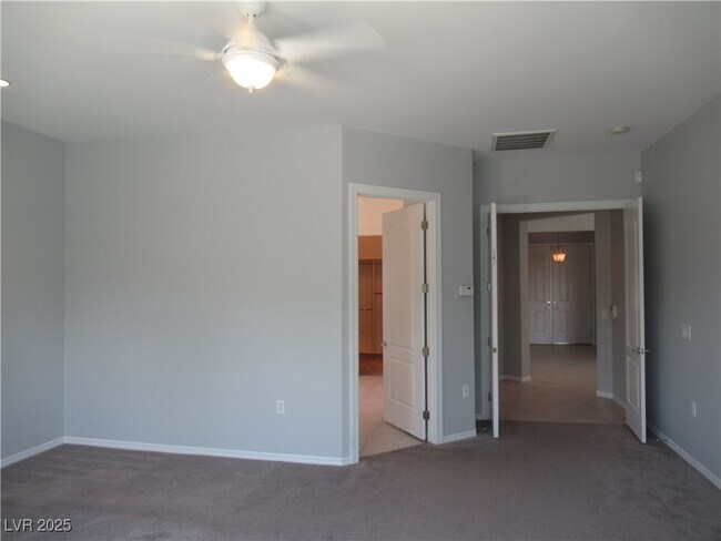 Building Photo - 2091 Clearwater Lake Dr