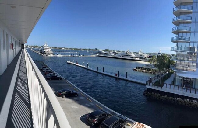 Building Photo - 4500 N Flagler Dr