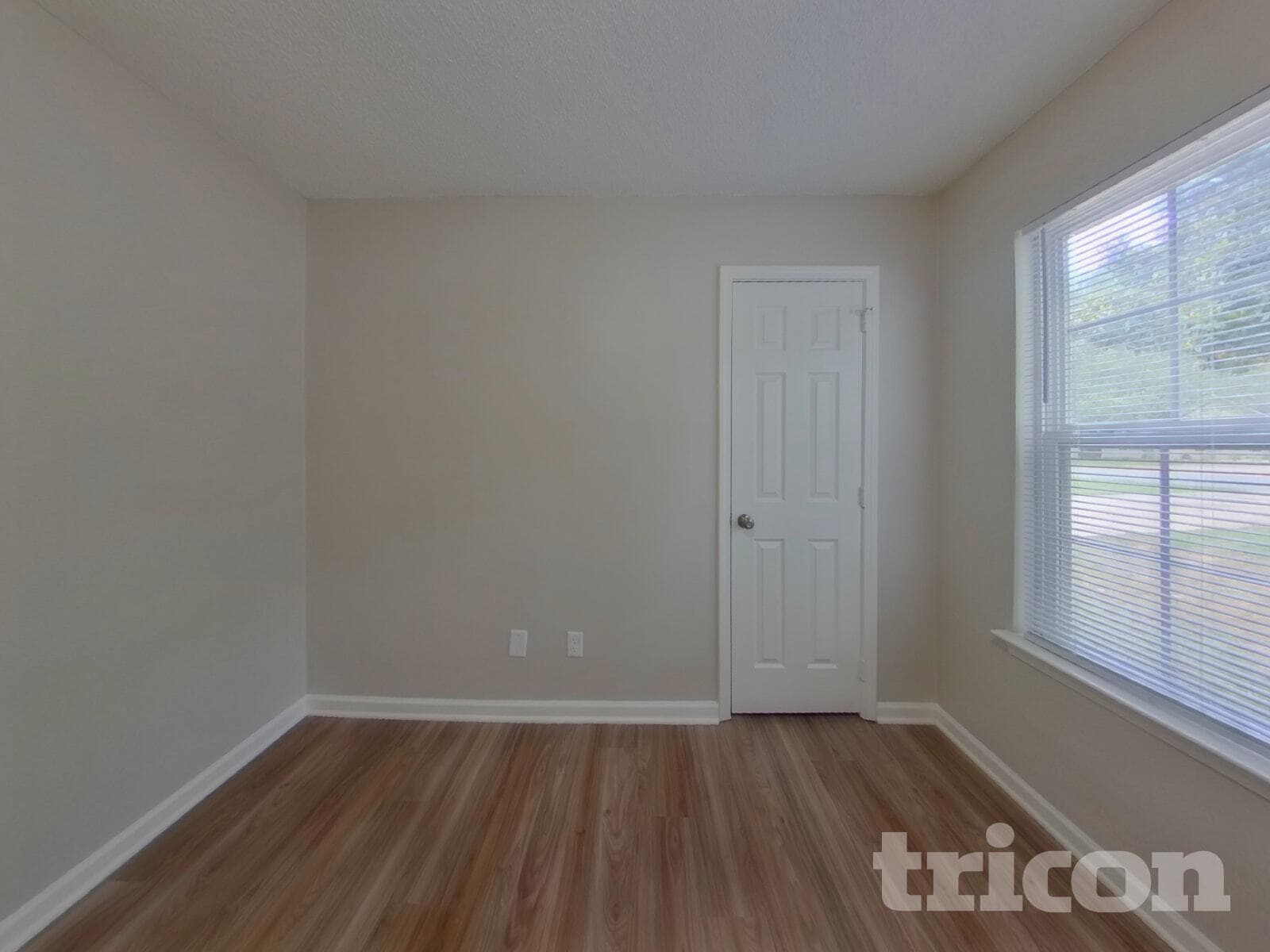 Building Photo - 2736 Daffodil Dr