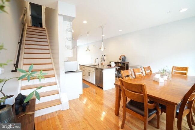 Primary Photo - 341 Cantrell St