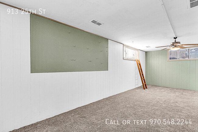 Building Photo - 913 25th St