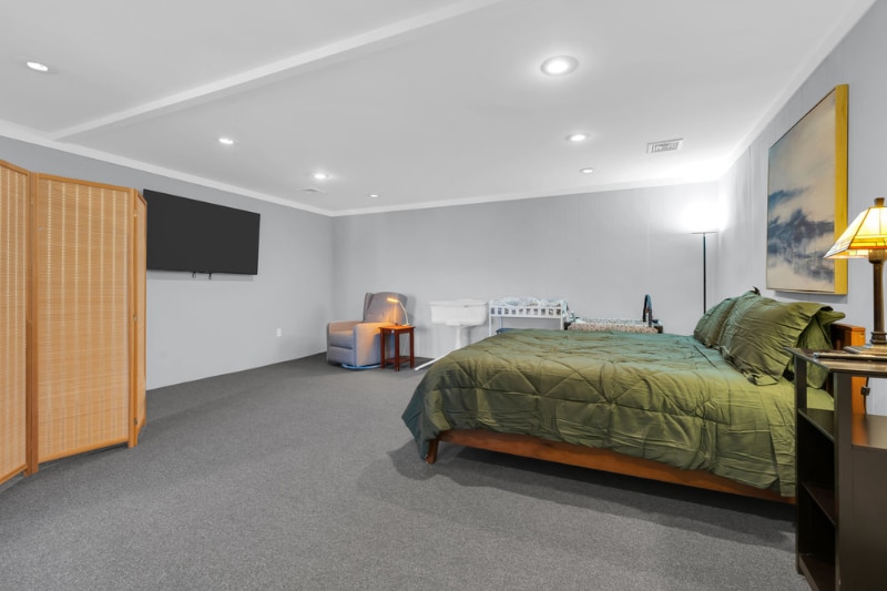 Building Photo - 51 Laurel Ave