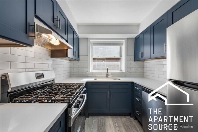Primary Photo - 2715 W Berwyn Ave