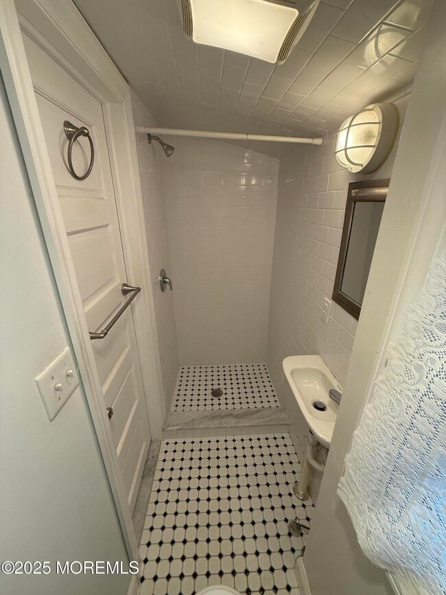 Building Photo - 77 Abbott Ave