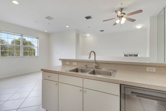 Building Photo - 110 Lighthouse Cir