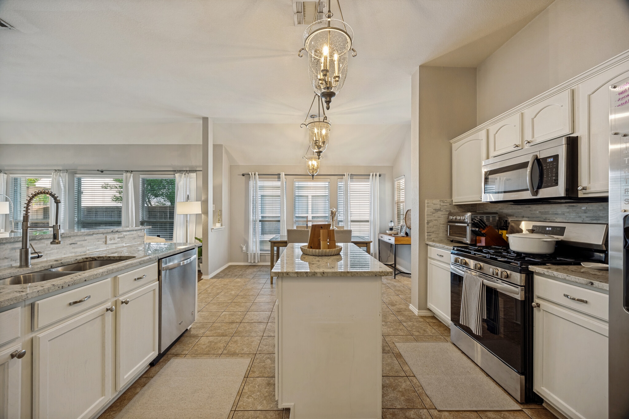Building Photo - 9716 Hedge Bell Dr