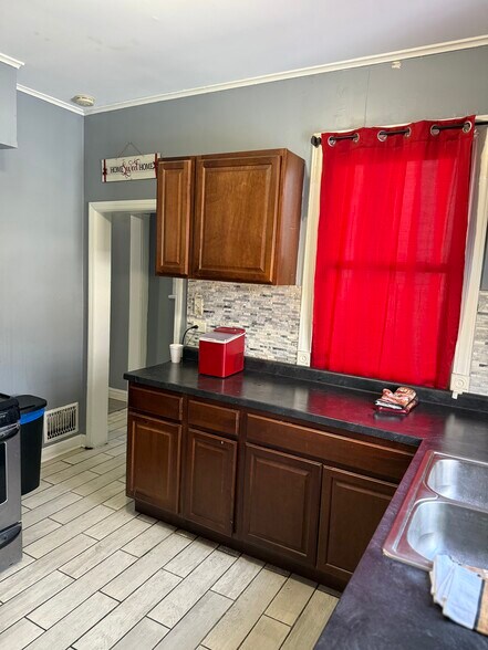 Building Photo - 12034 S Eggleston Ave